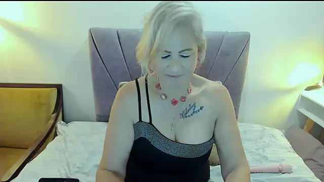 ScarletHoot_ live