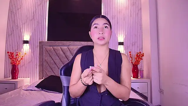 Bella_martini live