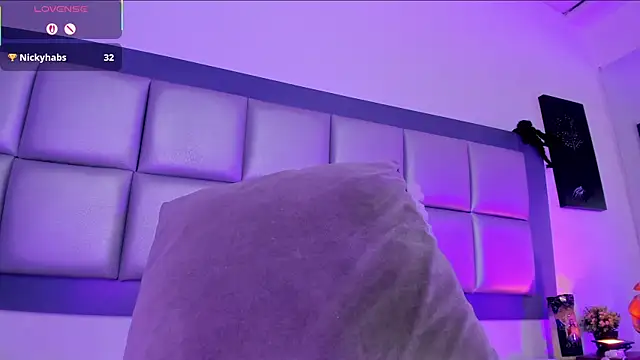 april_jones05 live