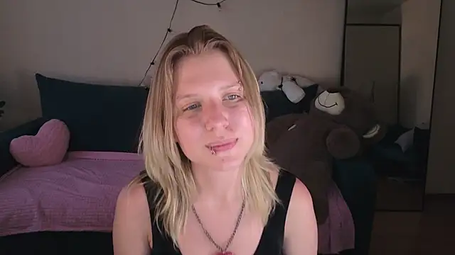 Viki_Charm live