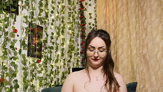 NaughtYHomemadE live
