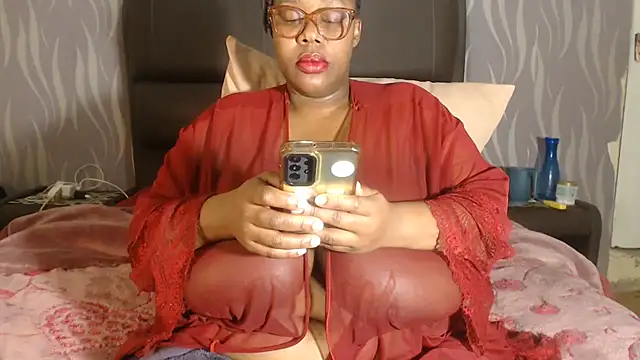 BoobsQueen46K live