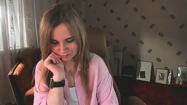MiaSparkes live