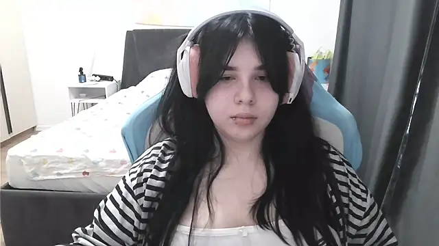 LunarMia live