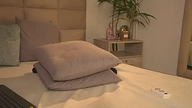 SophieCollins_1 live