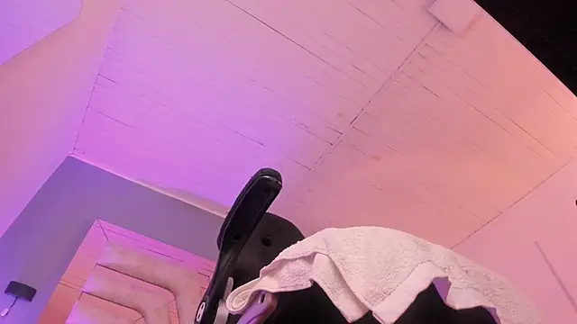 _NatachaDiaz_ live