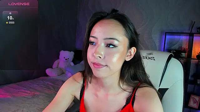 PlayfulPout live