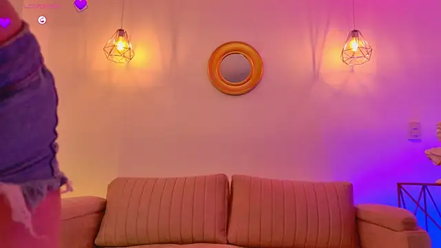 MilaCravee live