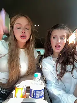 Skinny_Alice live