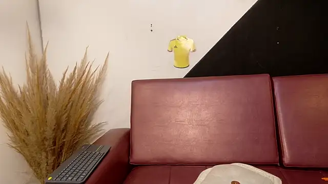 Laura__Castillo_ live