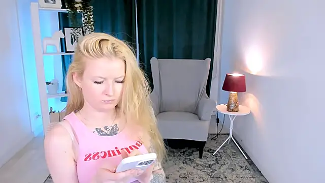 Laly_Peach live
