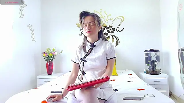 MarcelaFlores live
