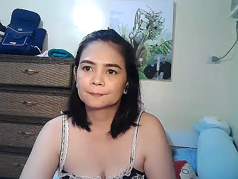 Kisses-13 live