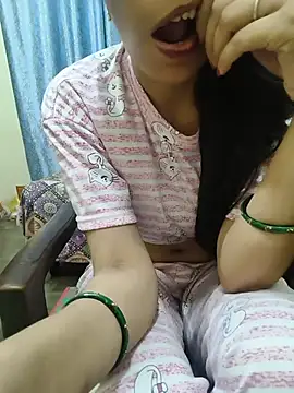 Radhika_gupta9 live