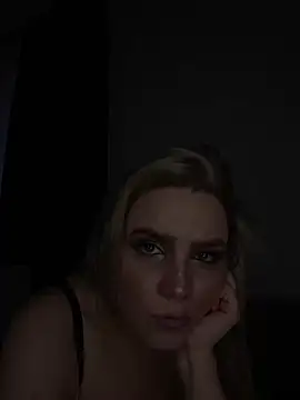 April_Purr live