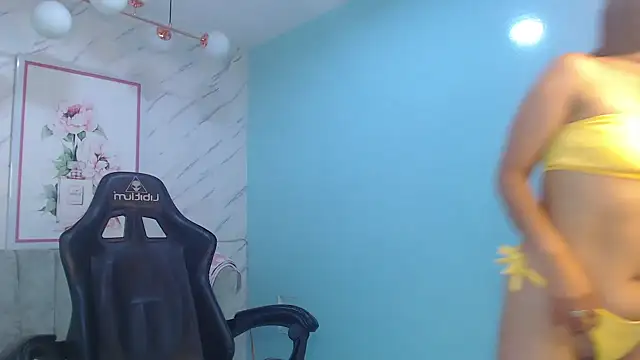 victoria_hernandez_t_ live