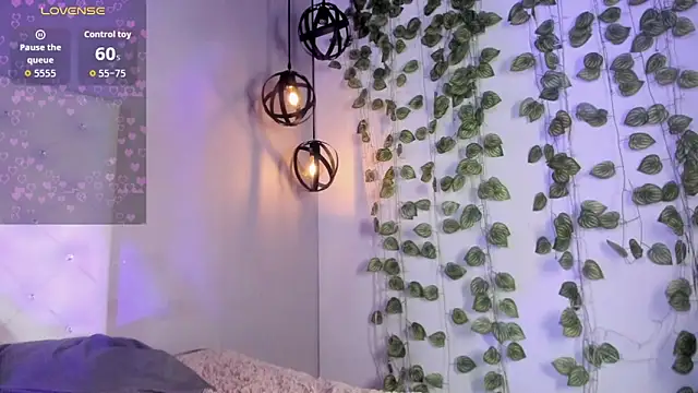 Nicollee_Heart live
