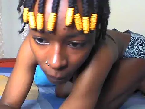 freakyqueenB live