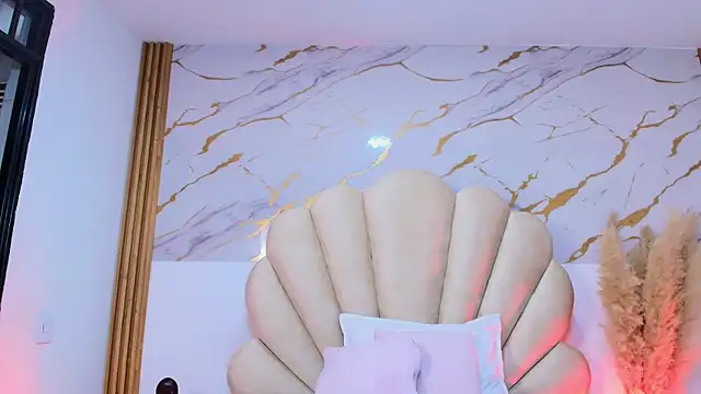 ScarlettrBrowm_ live