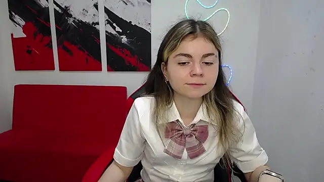 TinaRedly live