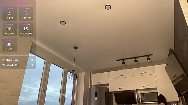 molly_crtr live