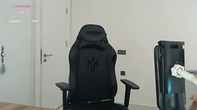 _Just_a_queen_3 live