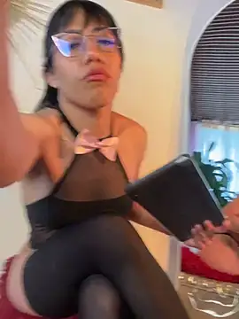 _zoe_bakerr live