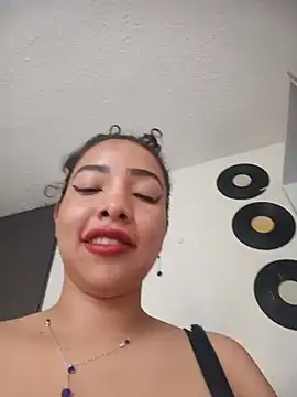 Wolfamara live