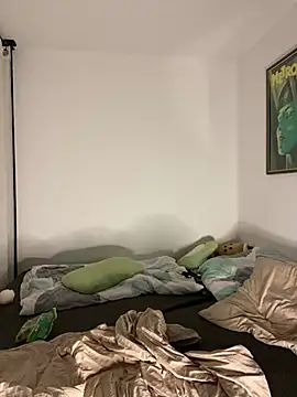 HotHotPursuit1 live
