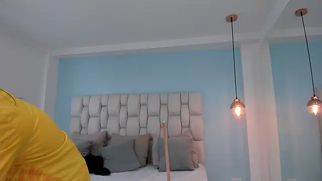 vayra_moon live