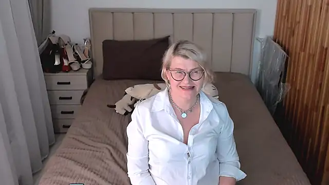 sabrinamacmarren live