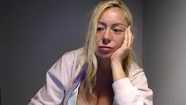 _karolynesyera_ live