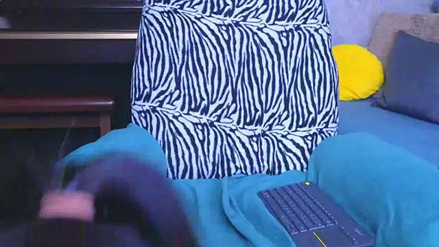 Kitty4_Reed live