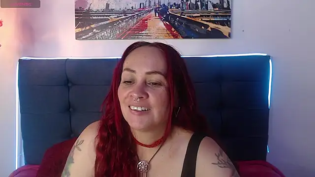 Cris_suitexx live