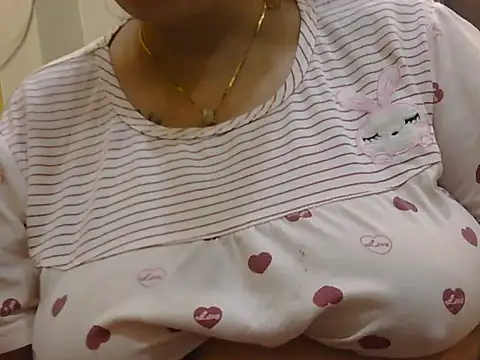 spicy_Zara live