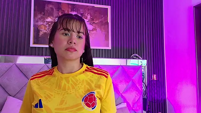 Aitana_Petite live