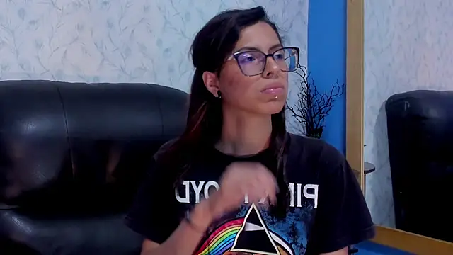 Emily_Lopera live