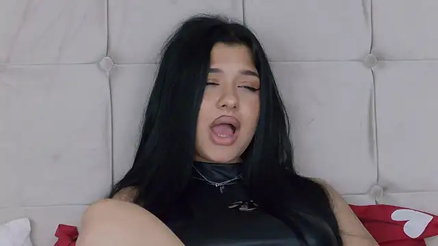 MissNaomiBelle live