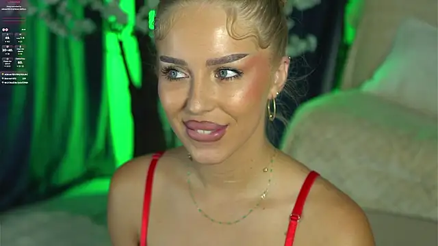 AubrieleRouj1 live