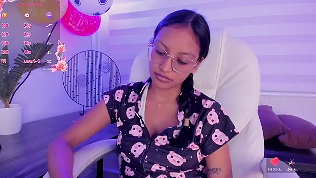 emma_brooks_ live