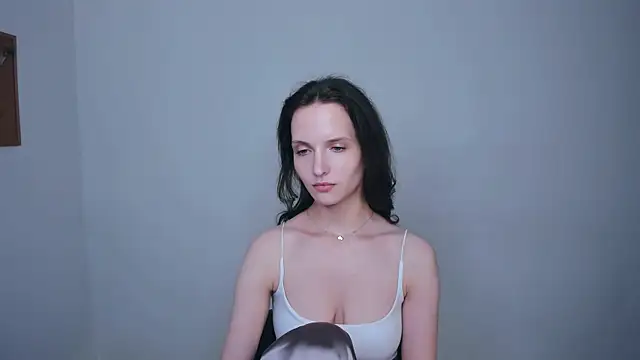 Ariadna_Shy live