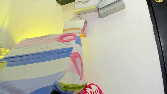 MiaEvans0 live