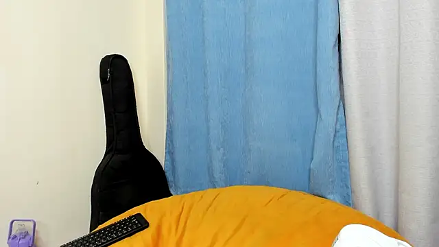 Dynasty_Smiles live