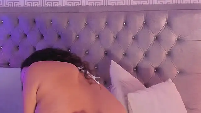 Evaa_Lunna_ live