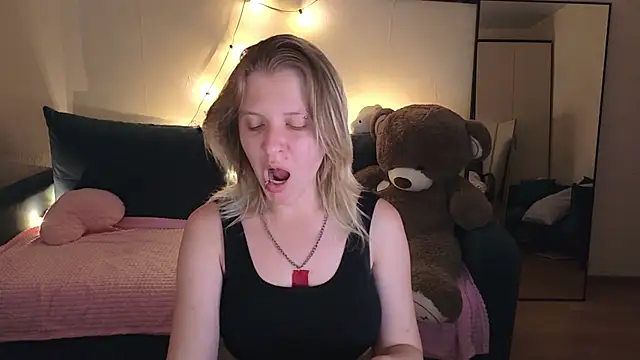 Viki_Charm live