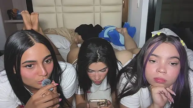 Ashlyrouxx live