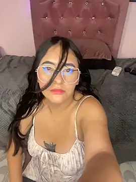 Maggiee_1 live