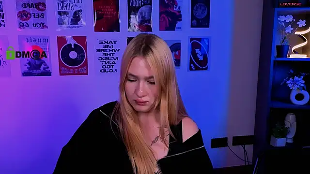 playful_sophie live