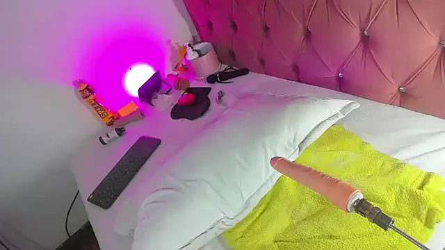 kyliestteel live