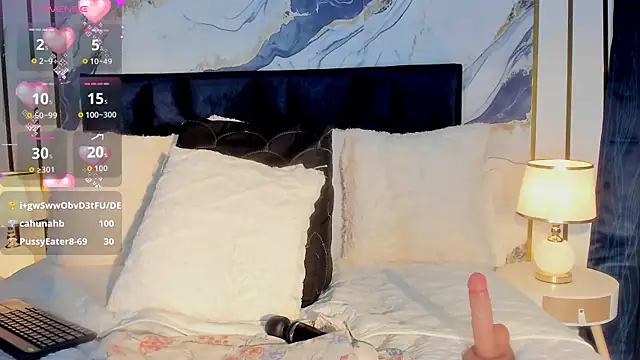 Laurablue live